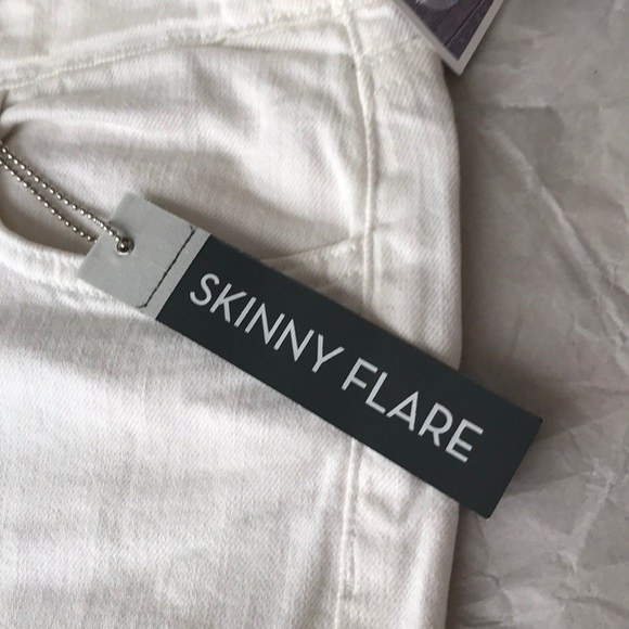 NWT J Brand Jeans  Martini Skinny Flare Jeans White (Blanc) Stretch denim. - Picture 5 of 7